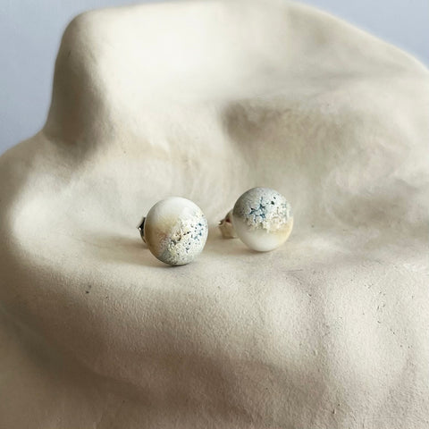 Porceliano auskarai "Jūros akmenėliai"